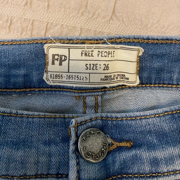 Free People distress stretch skinny jeans size 26 - Picture 6 of 11